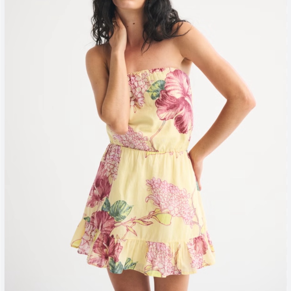 A&F Strapless Easy Waist Mini Dress Small